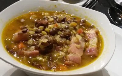 Locro, empanadas y pasteles fritos para este 9 de julio