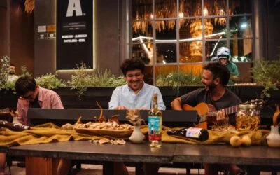 “Escritorito”: la versión cuyana de Tiny Desk con banda mendocina, vino tinto y empanadas